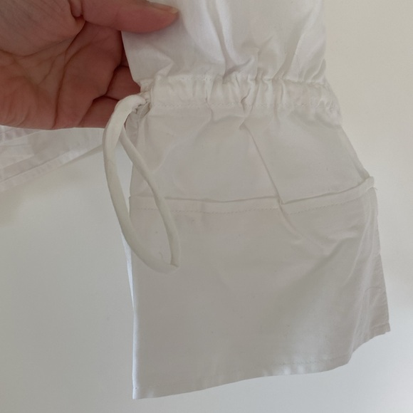 H&M • poplin blouse with eyelet embroidery - Picture 9 of 10